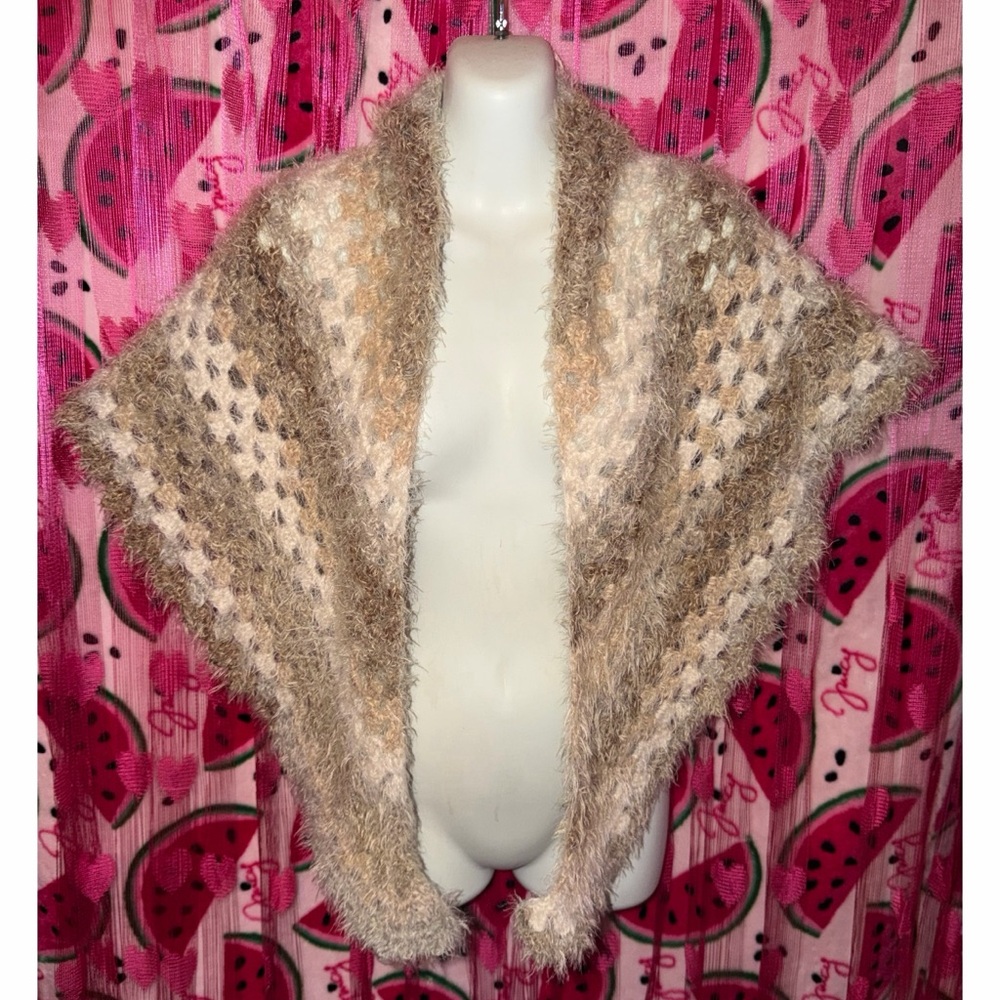 🤎 Cozy Crochet Shawl